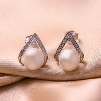 Sterling Silver Earrings Amore pearl white shell